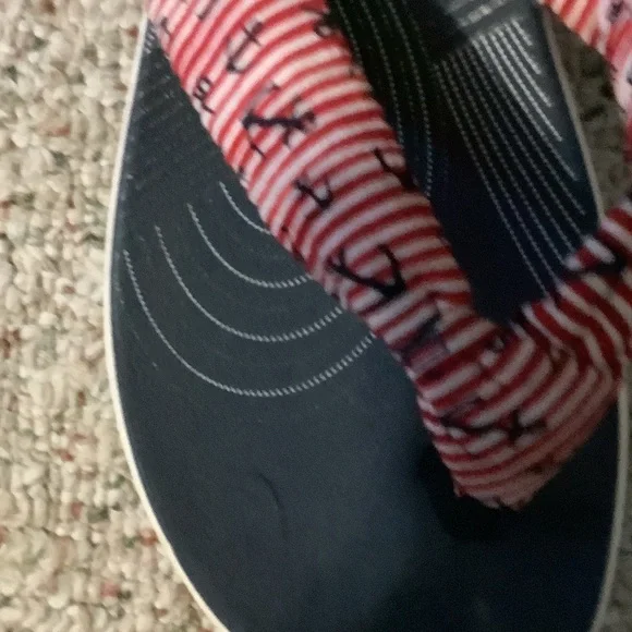 Clarks Women's Red and Black Cloudsteppers Sandals - Picture 4 of 7